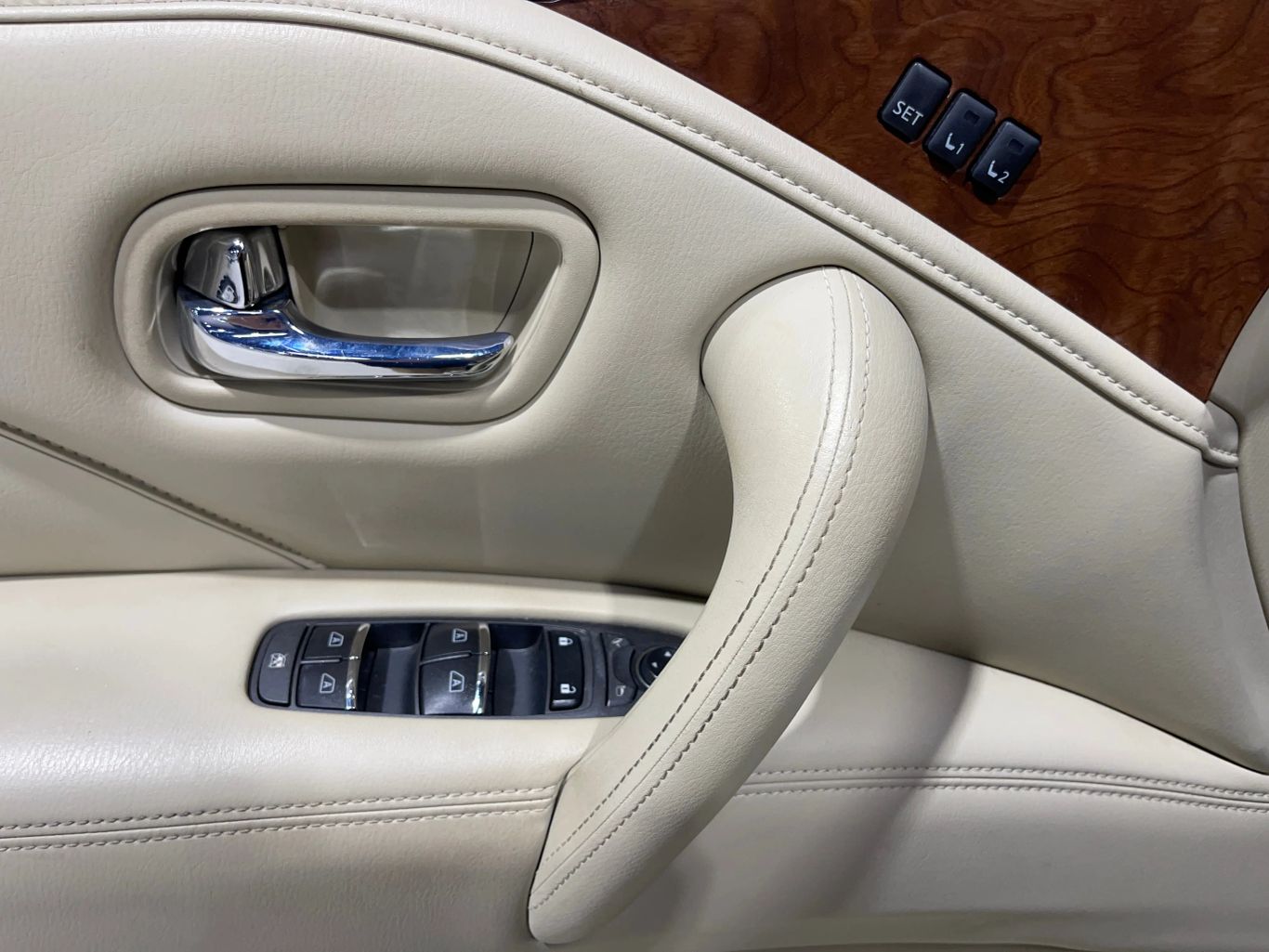 2019 INFINITI QX80 SUV V8, 5.6 LITER LUXE SPORT UTILITY 4D