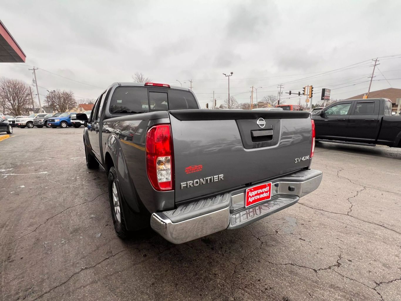 2018 Nissan Frontier Crew Cab - Image 11