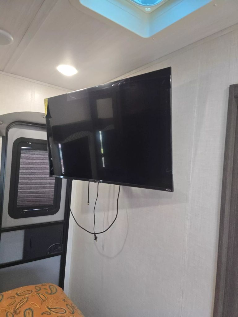 2021 WINNEBAGO VOYAGE - - 2427RB