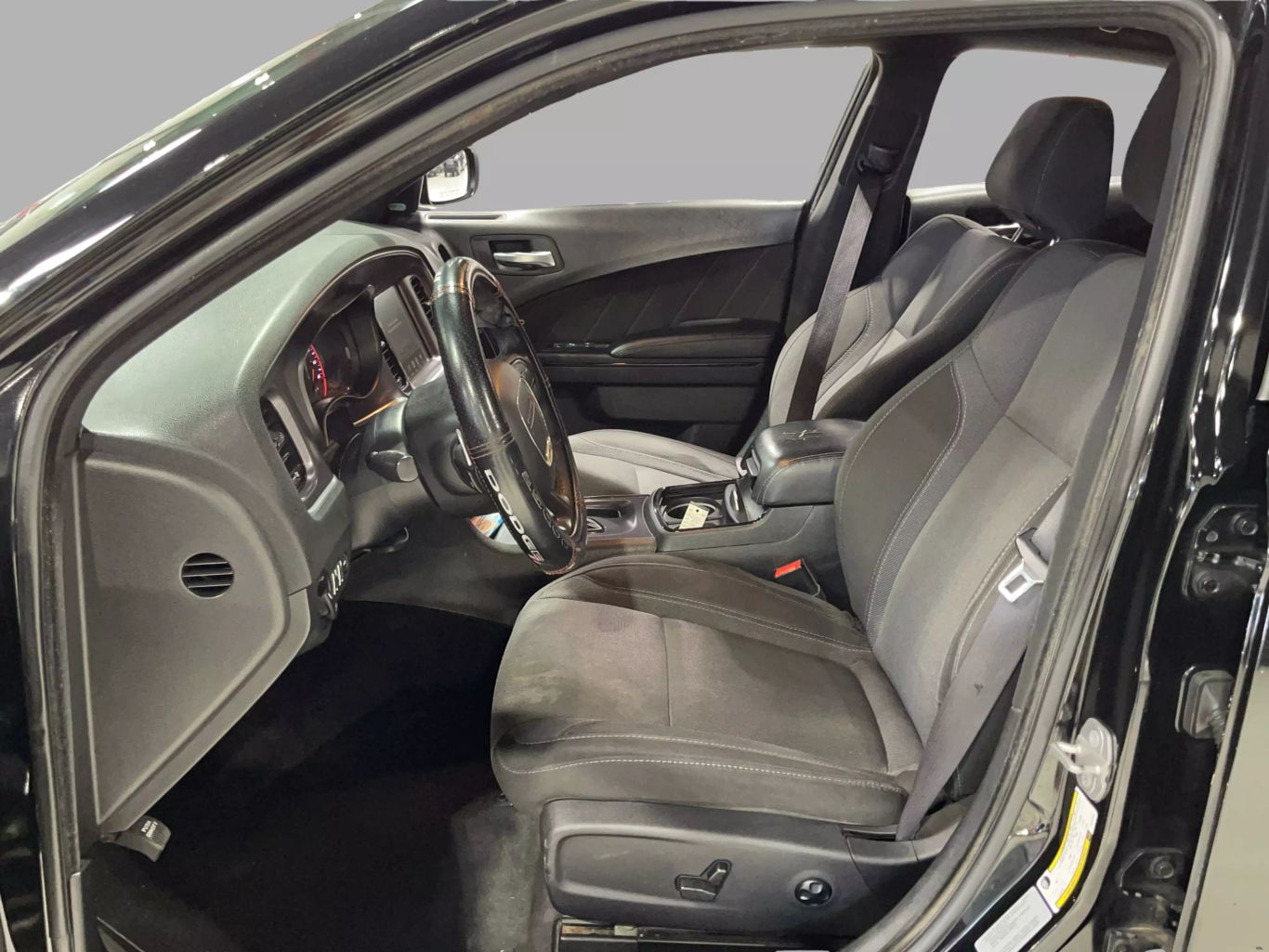 2016 DODGE CHARGER SEDAN V8, HEMI, 5.7 LITER R/T SEDAN 4D