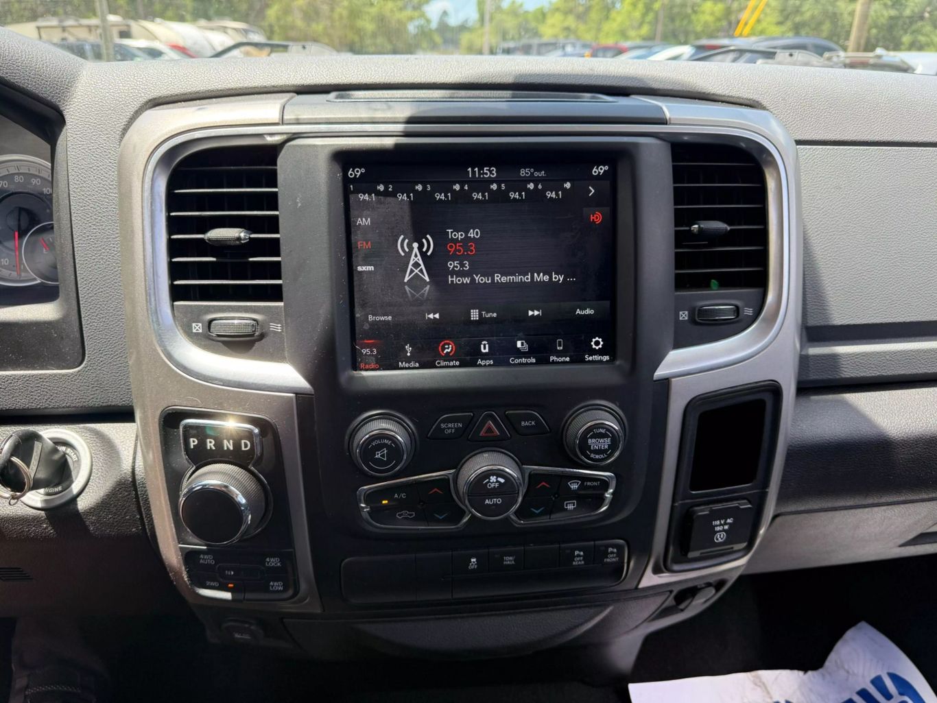 2019 RAM 1500 CLASSIC CREW CAB PICKUP V8, HEMI, 5.7 LITER BIG HORN PICKUP 4D 5 1/2 FT