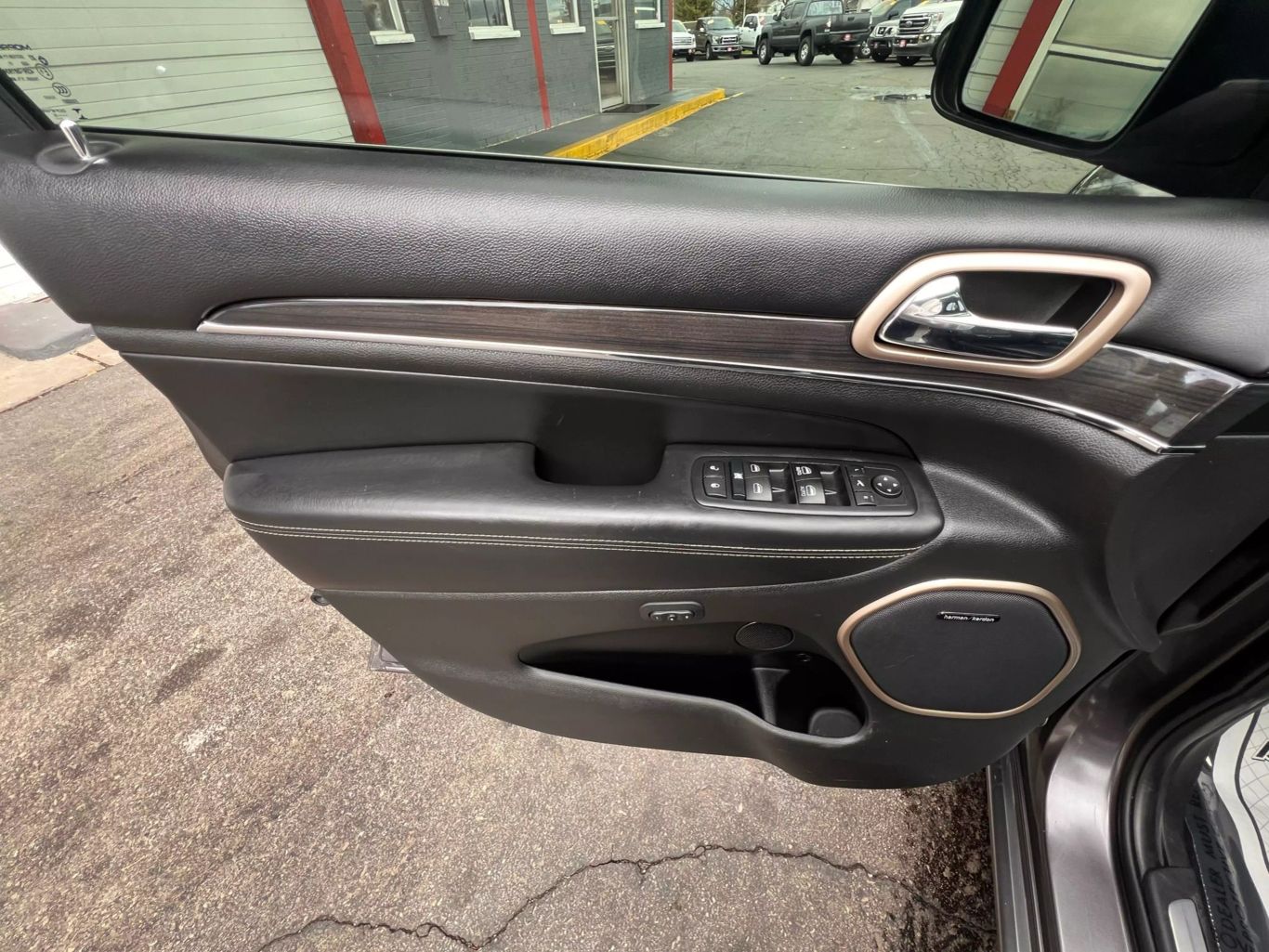 2015 Jeep Grand Cherokee - Image 14