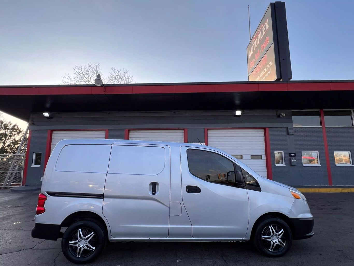 2015 Chevrolet City Express - Image 1
