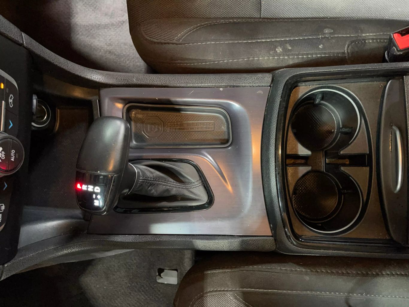 2016 DODGE CHARGER SEDAN V8, HEMI, 5.7 LITER R/T SEDAN 4D