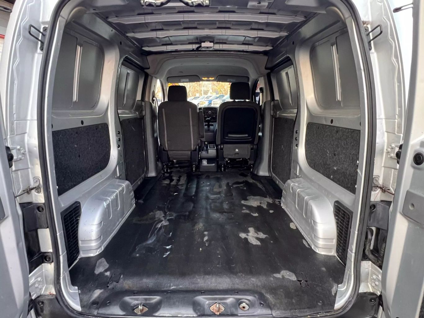 2015 Chevrolet City Express - Image 12