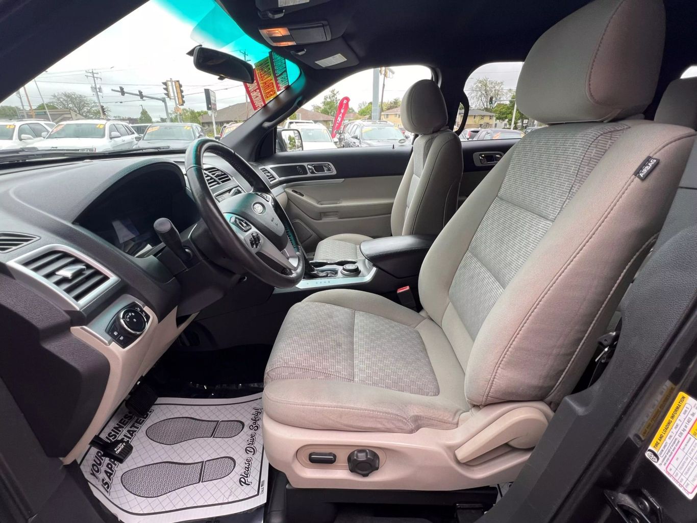 2015 Ford Explorer - Image 9