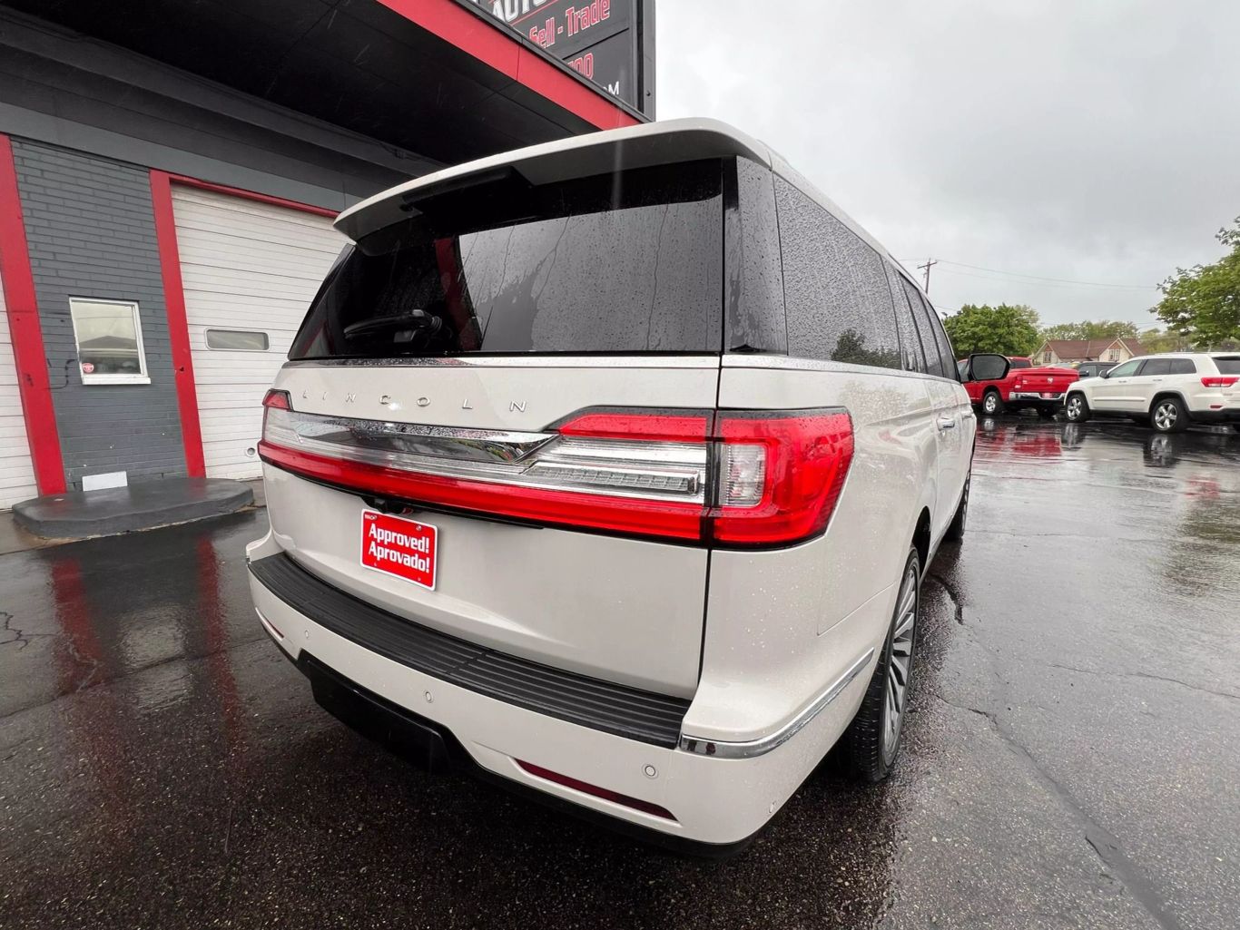 2019 Lincoln Navigator L - Image 10