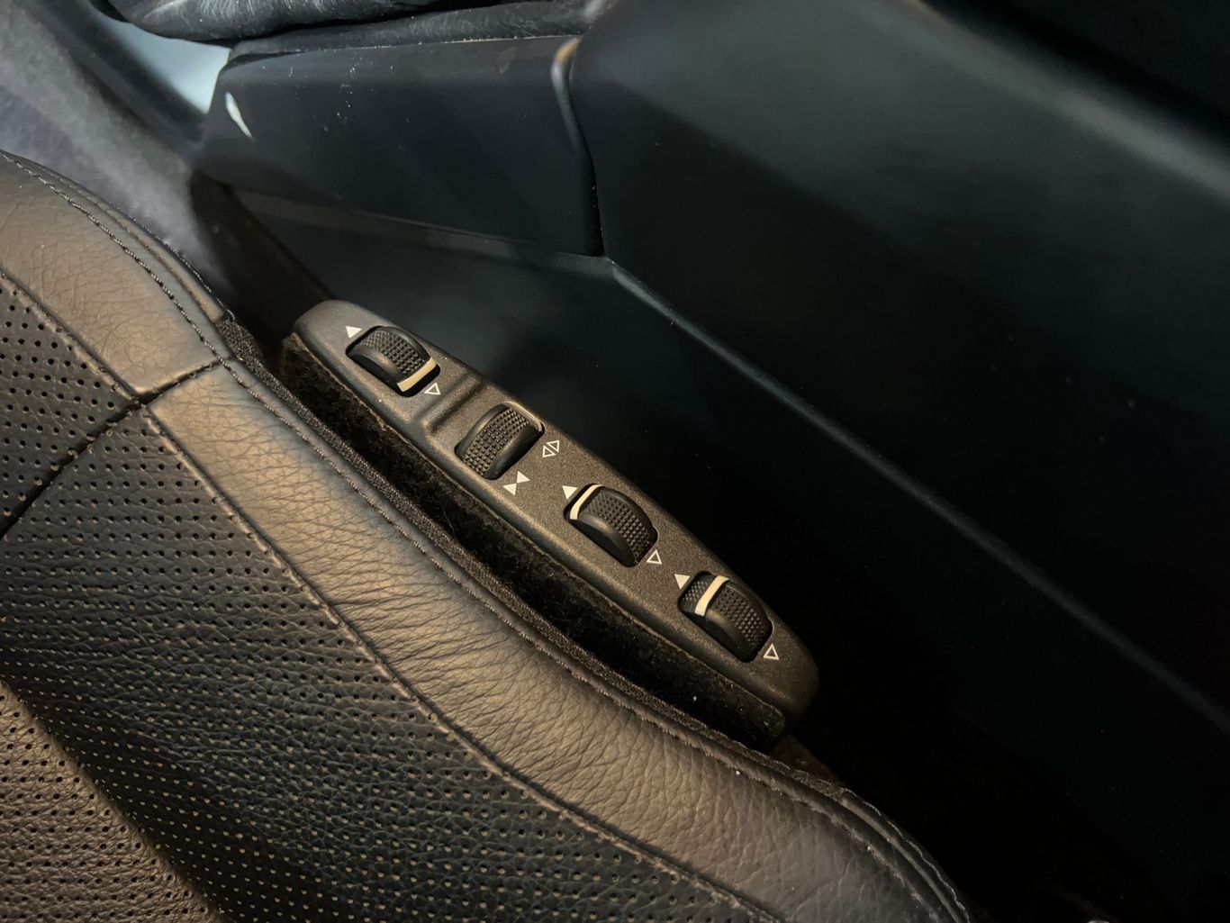 2015 MERCEDES-BENZ G-CLASS SUV V8, 5.5 LITER G 550 SPORT UTILITY 4D