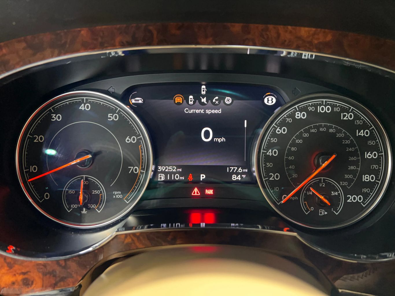2018 BENTLEY BENTAYGA SEDAN W12, TWIN TURBO, 6.0 LITER W12 SIGNATURE SEDAN 4D
