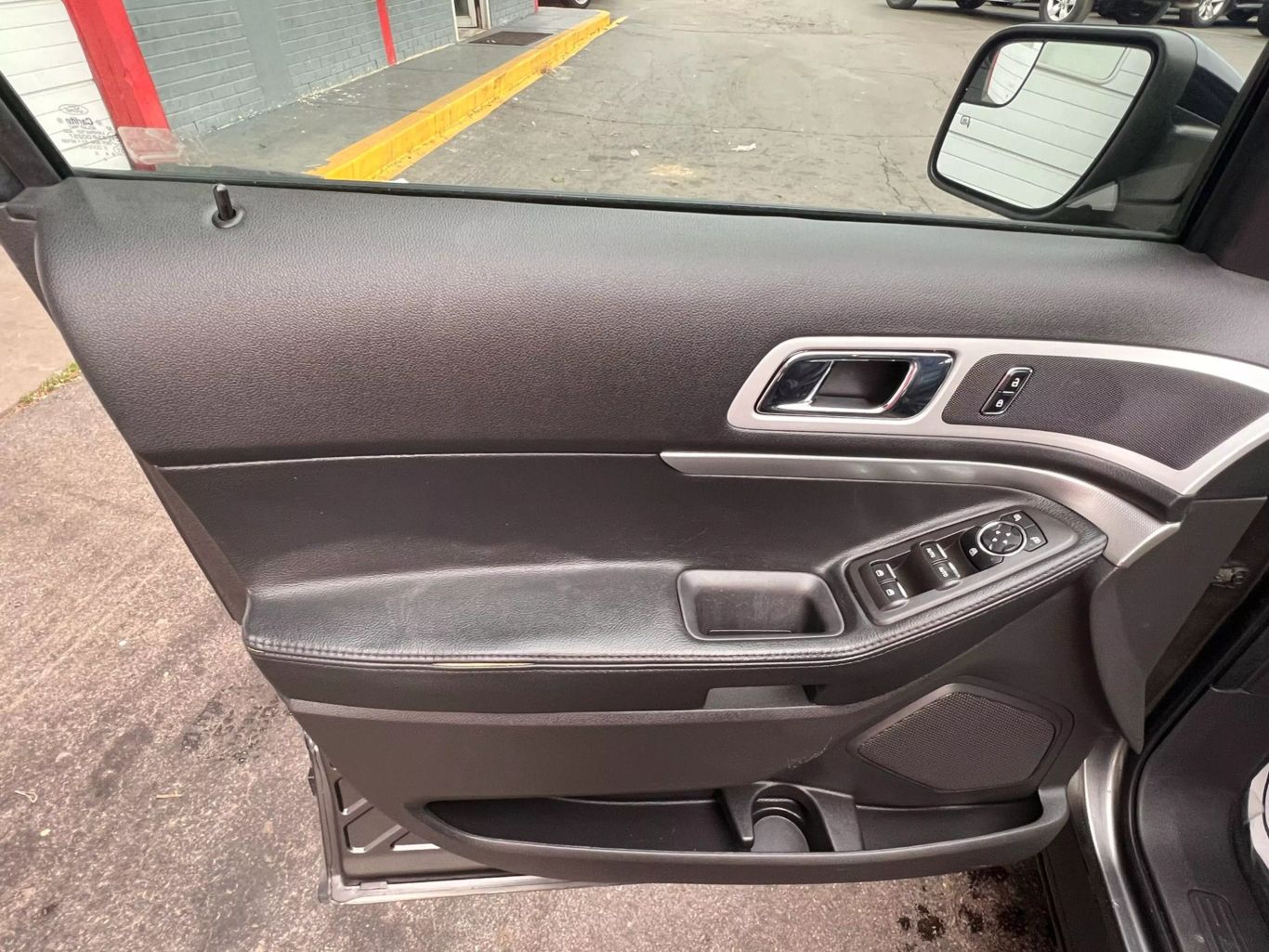 2015 Ford Explorer - Image 14