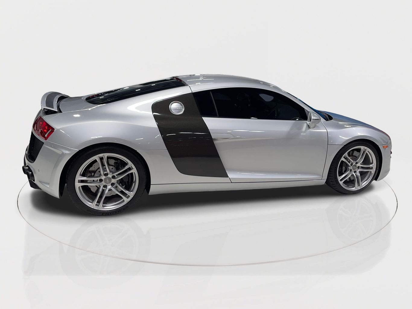2009 AUDI R8 COUPE V8, 4.2 LITER QUATTRO COUPE 2D