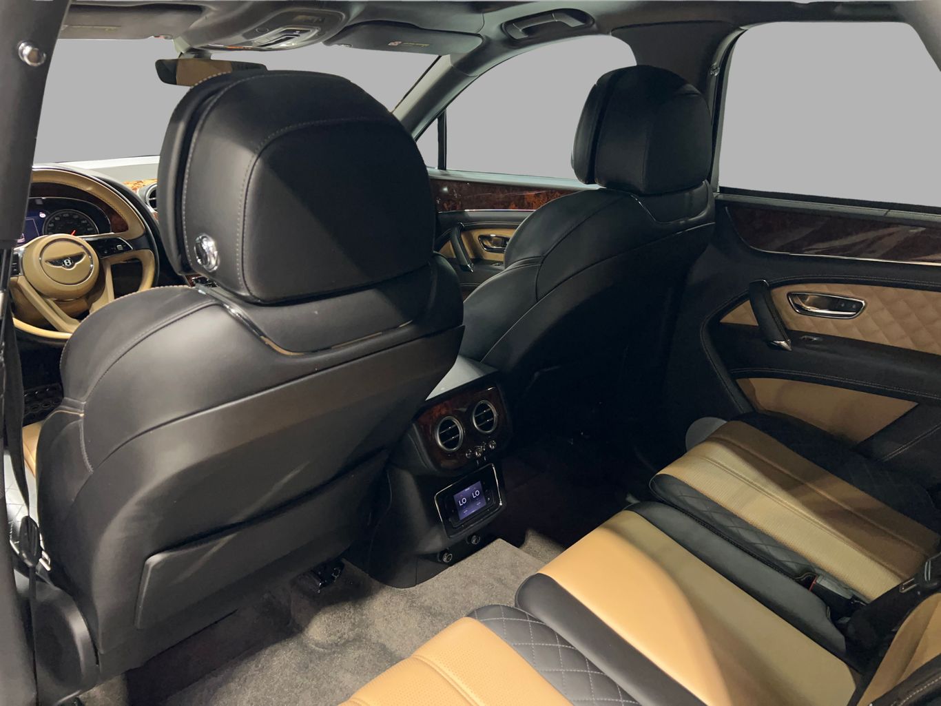 2018 BENTLEY BENTAYGA SEDAN W12, TWIN TURBO, 6.0 LITER W12 SIGNATURE SEDAN 4D
