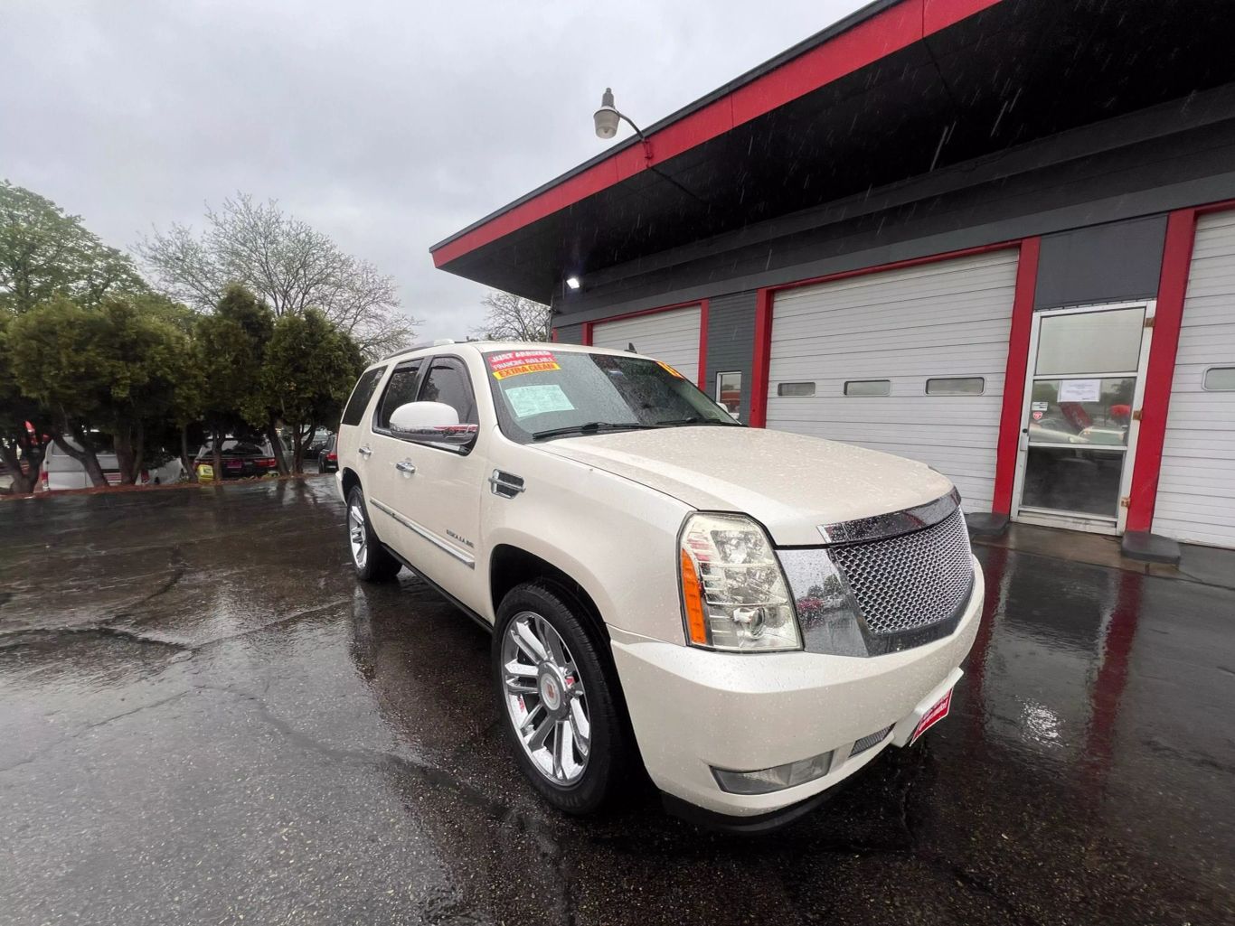 2013 Cadillac Escalade - Image 2