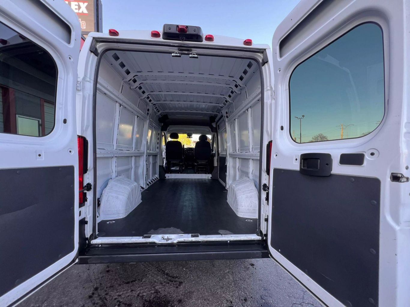 2021 Ram Promaster Cargo Van - Image 12