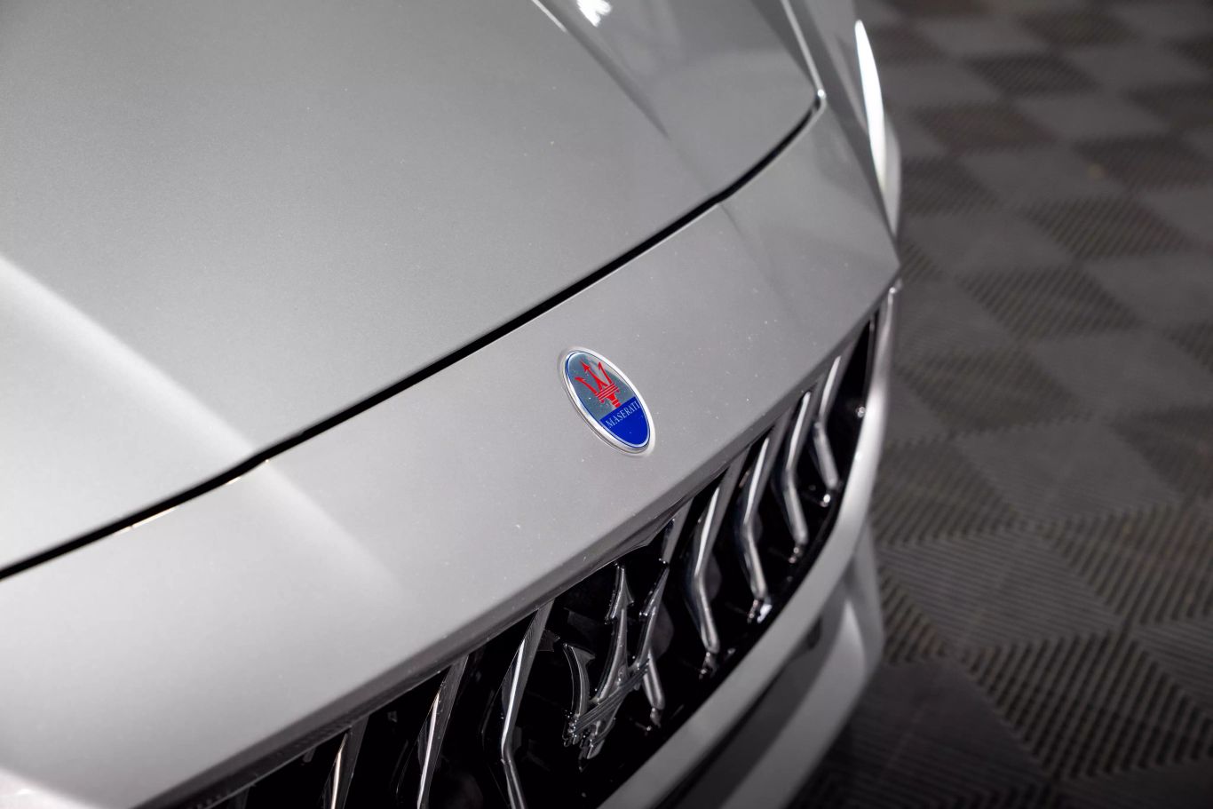 Used 2018 Maserati Ghibli S with VIN ZAM57YTA6J1287355 for sale in Tempe, AZ