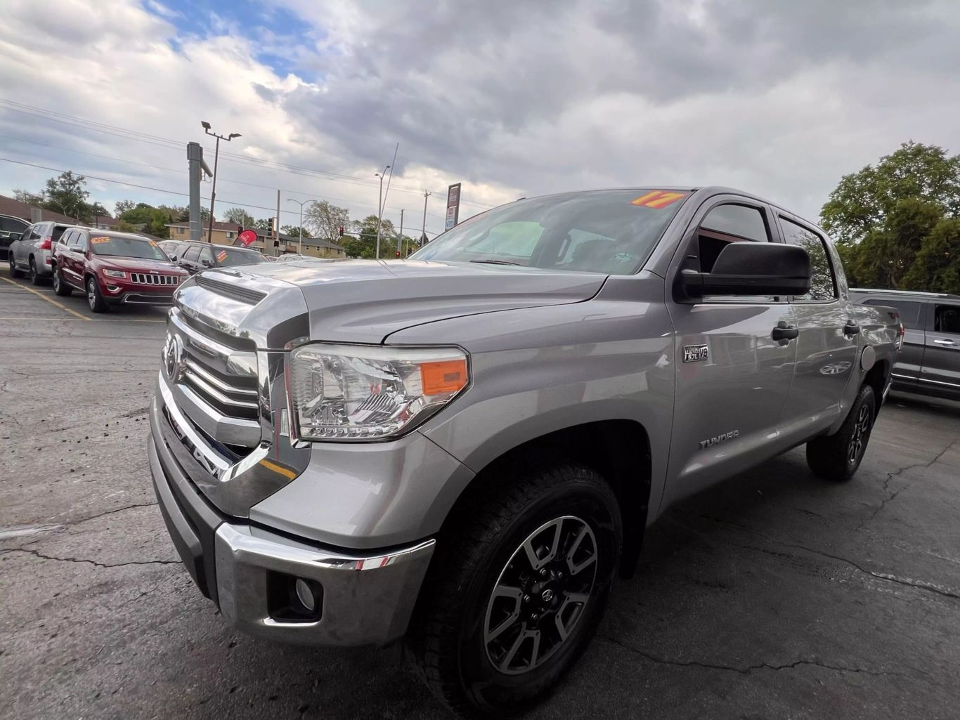 2017 Toyota Tundra Crewmax - Image 6