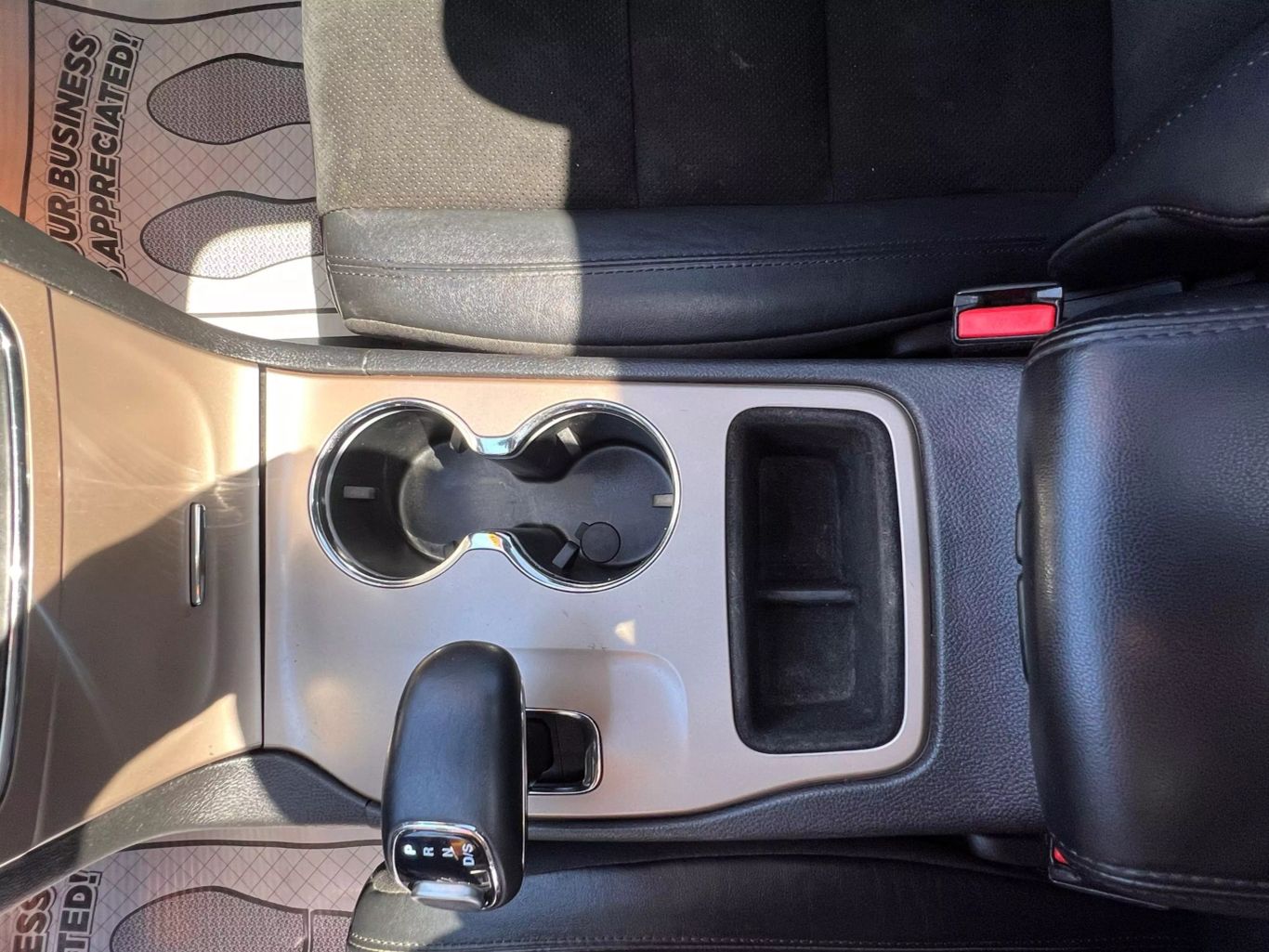 2014 Jeep Grand Cherokee - Image 18