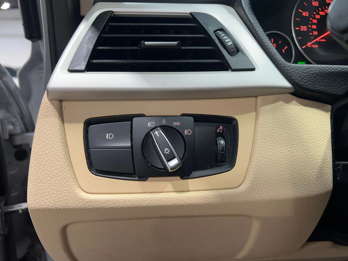 2018 BMW 3 SERIES SEDAN 4-CYL, TURBO, 2.0 LITER 320I SEDAN 4D