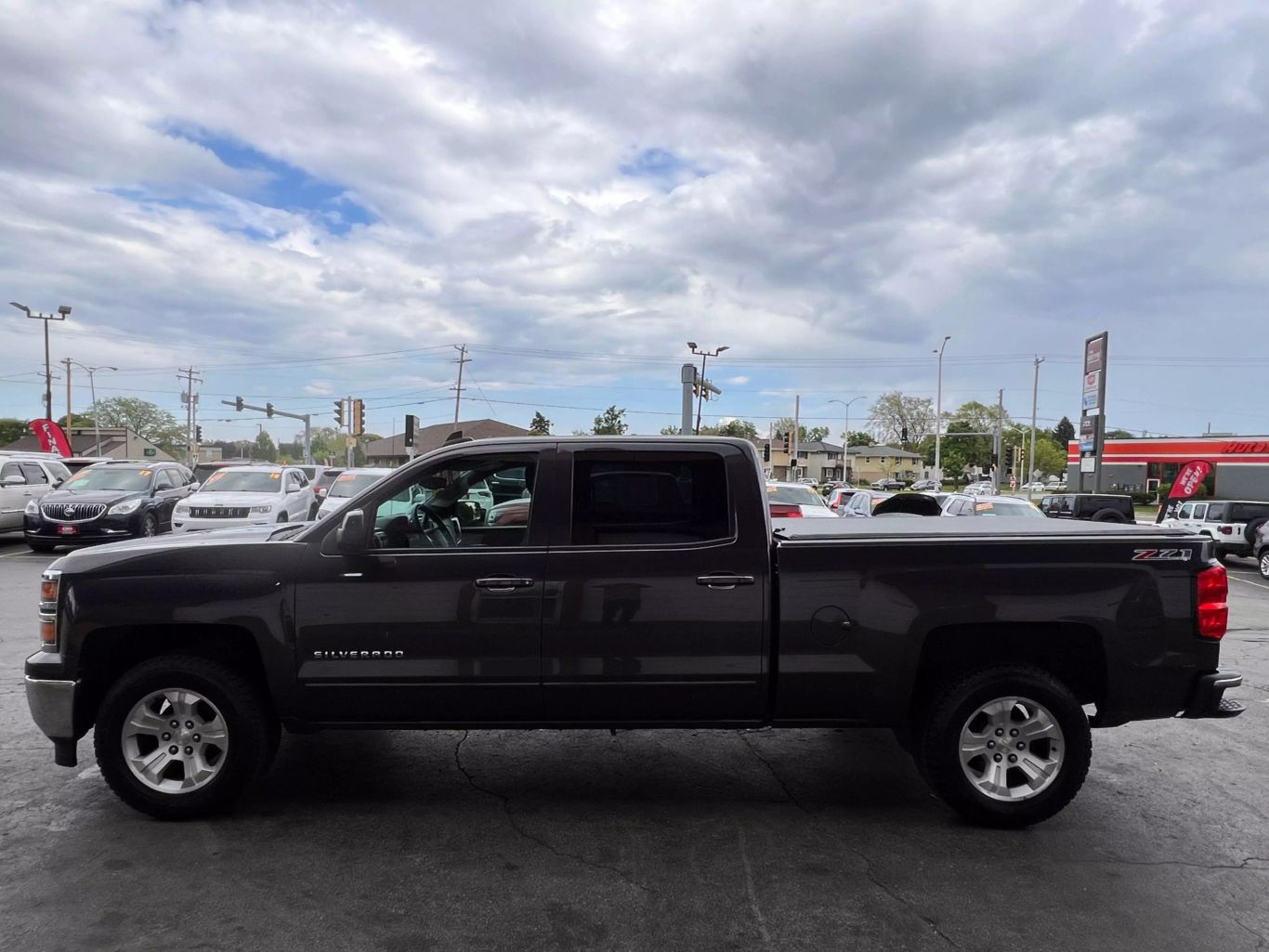 2015 Chevrolet Silverado 1500 Crew Cab - Image 7