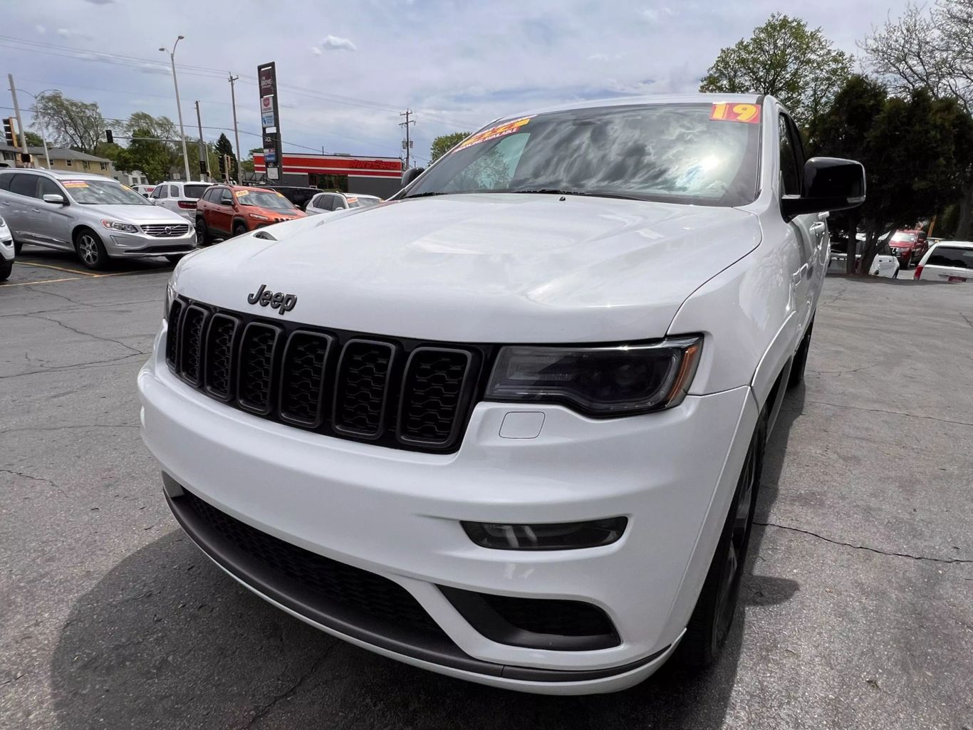 2019 Jeep Grand Cherokee - Image 5