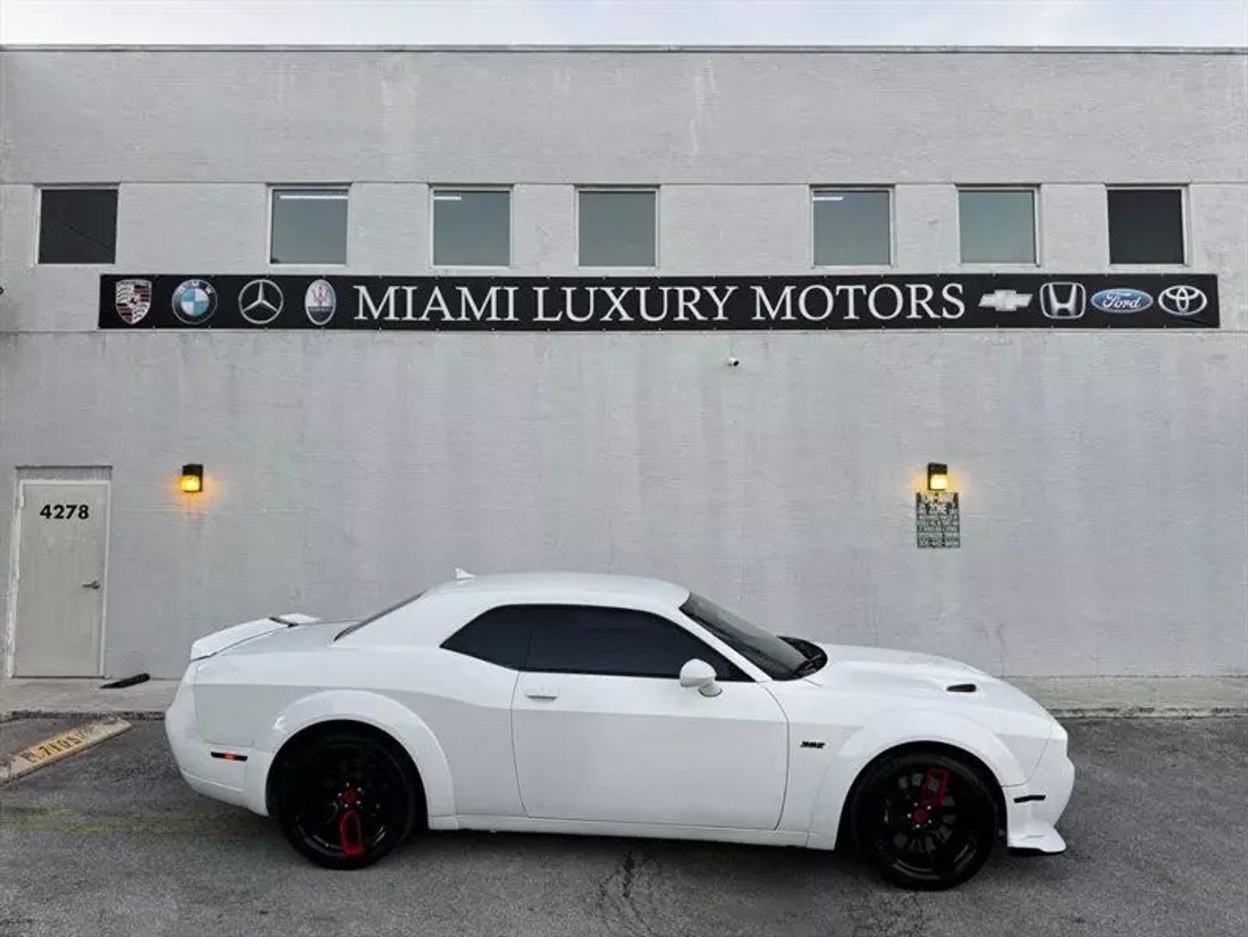 2022 Dodge Challenger R/T's photo