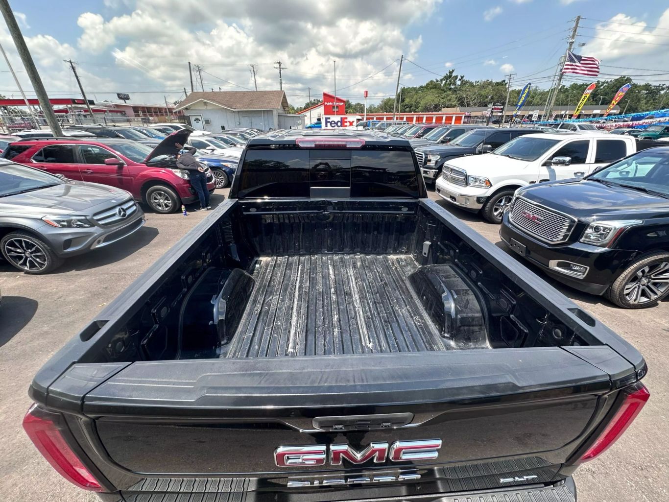 2020 GMC SIERRA 1500 CREW CAB PICKUP V8, ECOTEC3, DFM, 5.3 LITER SLT PICKUP 4D 5 3/4 FT - Tampa Motor Cars