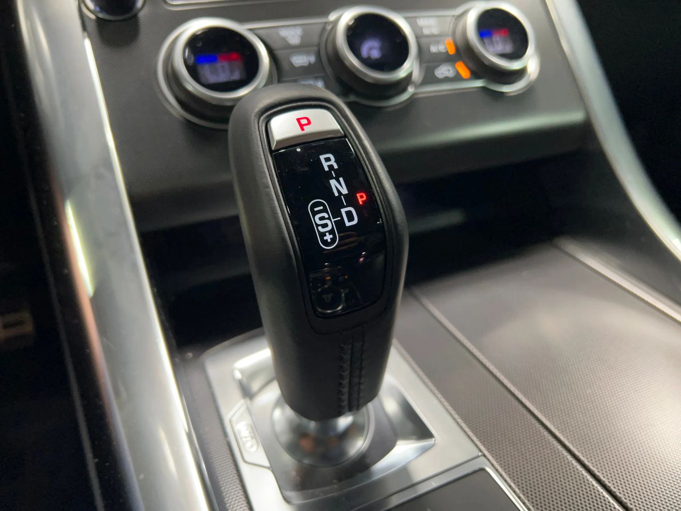 2017 LAND ROVER RANGE ROVER SPORT SUV V8, SUPERCHARGED, 5.0 LITER SUPERCHARGED SPORT UTILITY 4D