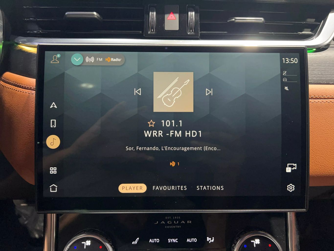 2022 JAGUAR XF SEDAN 4-CYL, TURBO, 2.0 LITER P300 R-DYNAMIC SE SEDAN 4D