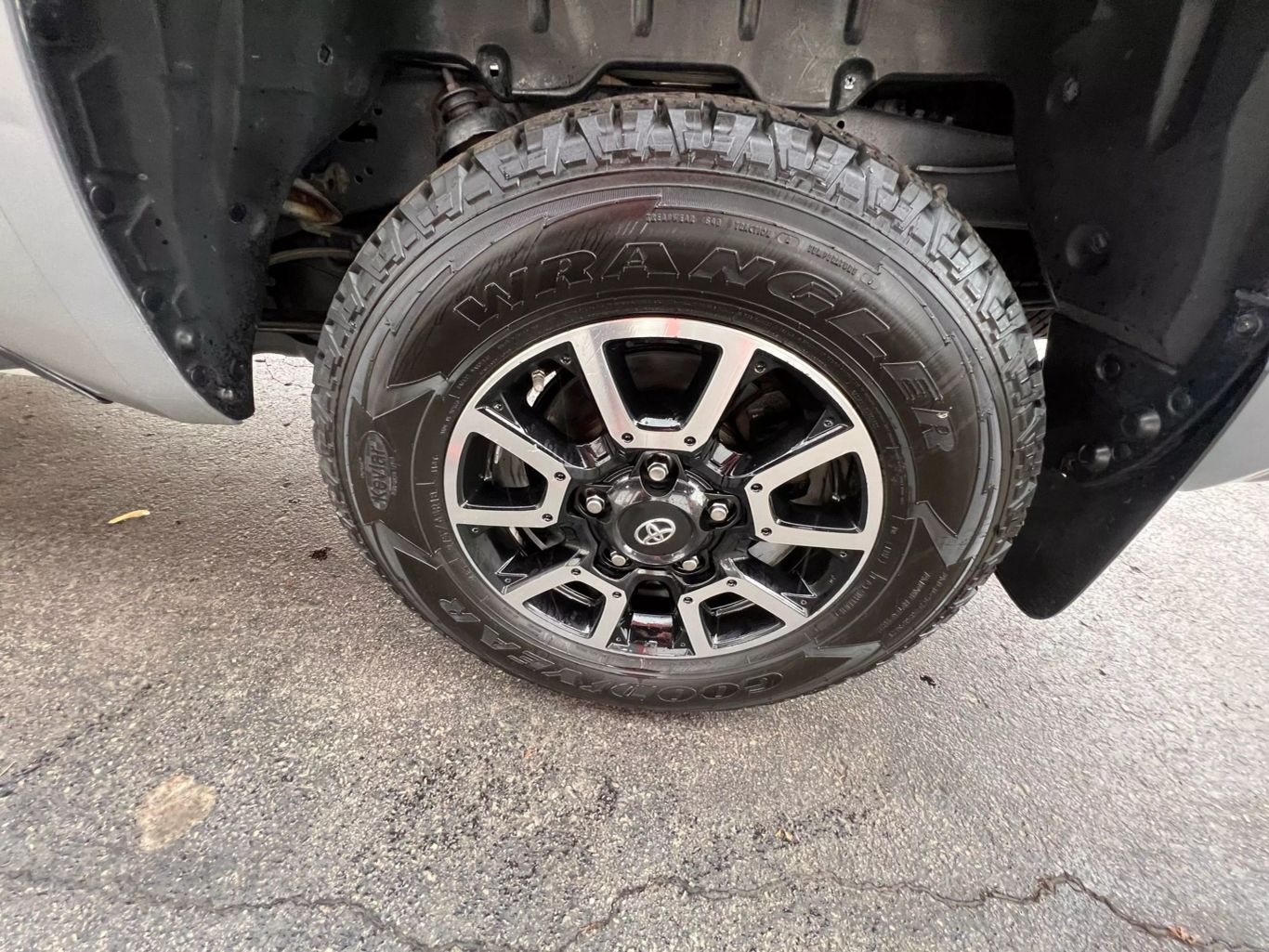 2017 Toyota Tundra Crewmax - Image 20