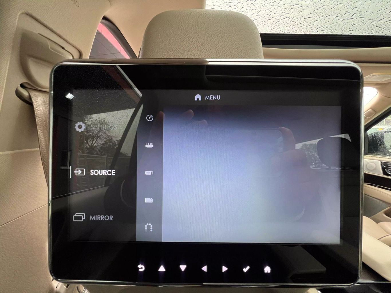 2019 Lincoln Navigator L - Image 18