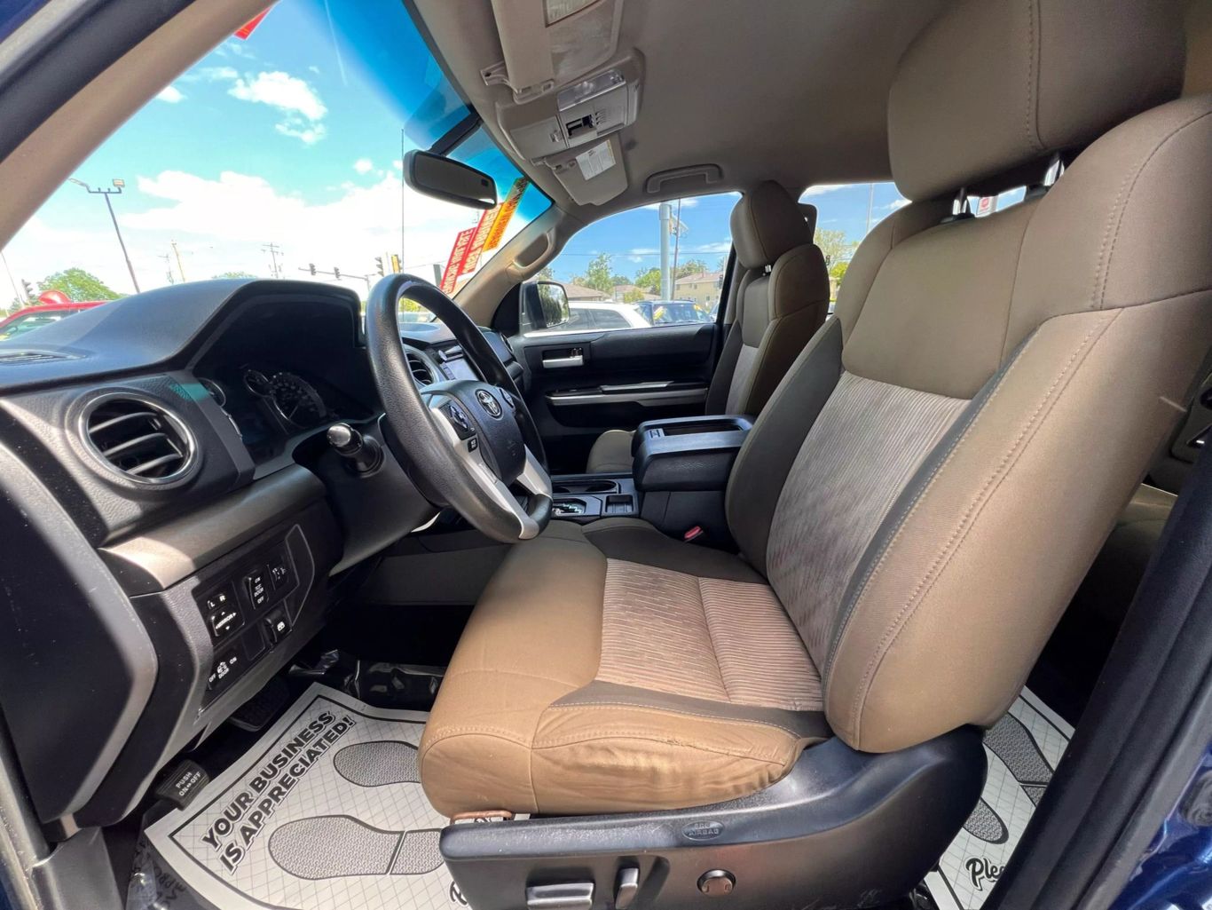 2014 Toyota Tundra Crewmax - Image 11