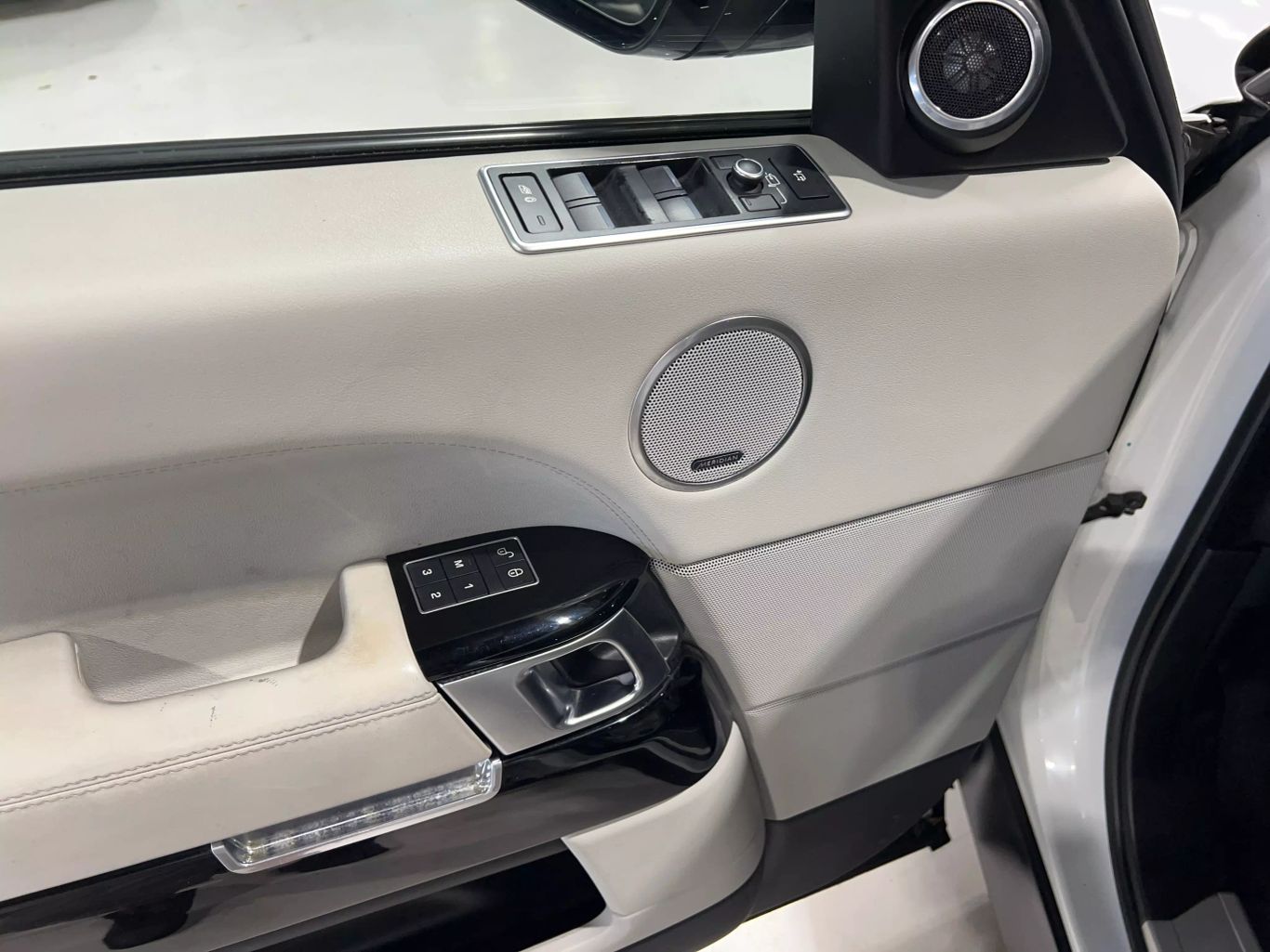 2017 LAND ROVER RANGE ROVER SUV V6, SUPERCHARGED, 3.0 LITER HSE SPORT UTILITY 4D