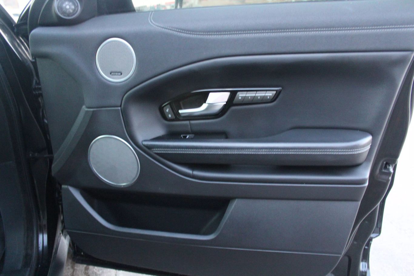 2016 Land Rover Range Rover Evoque Se Sport Utility 4d - Image 22