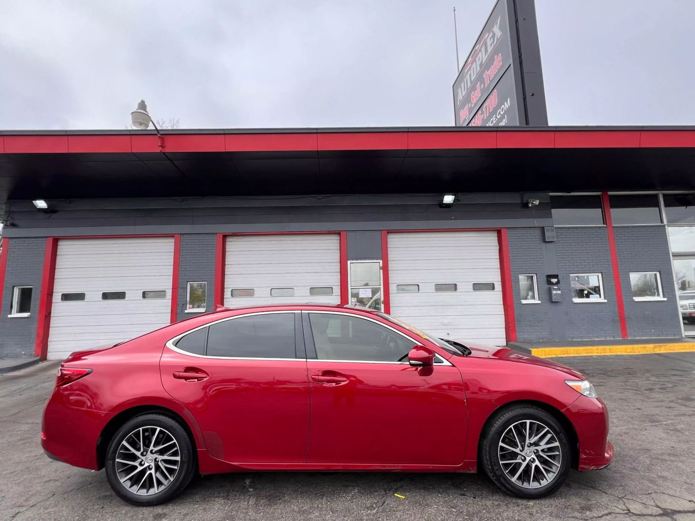 2014 Lexus Es - Image 1