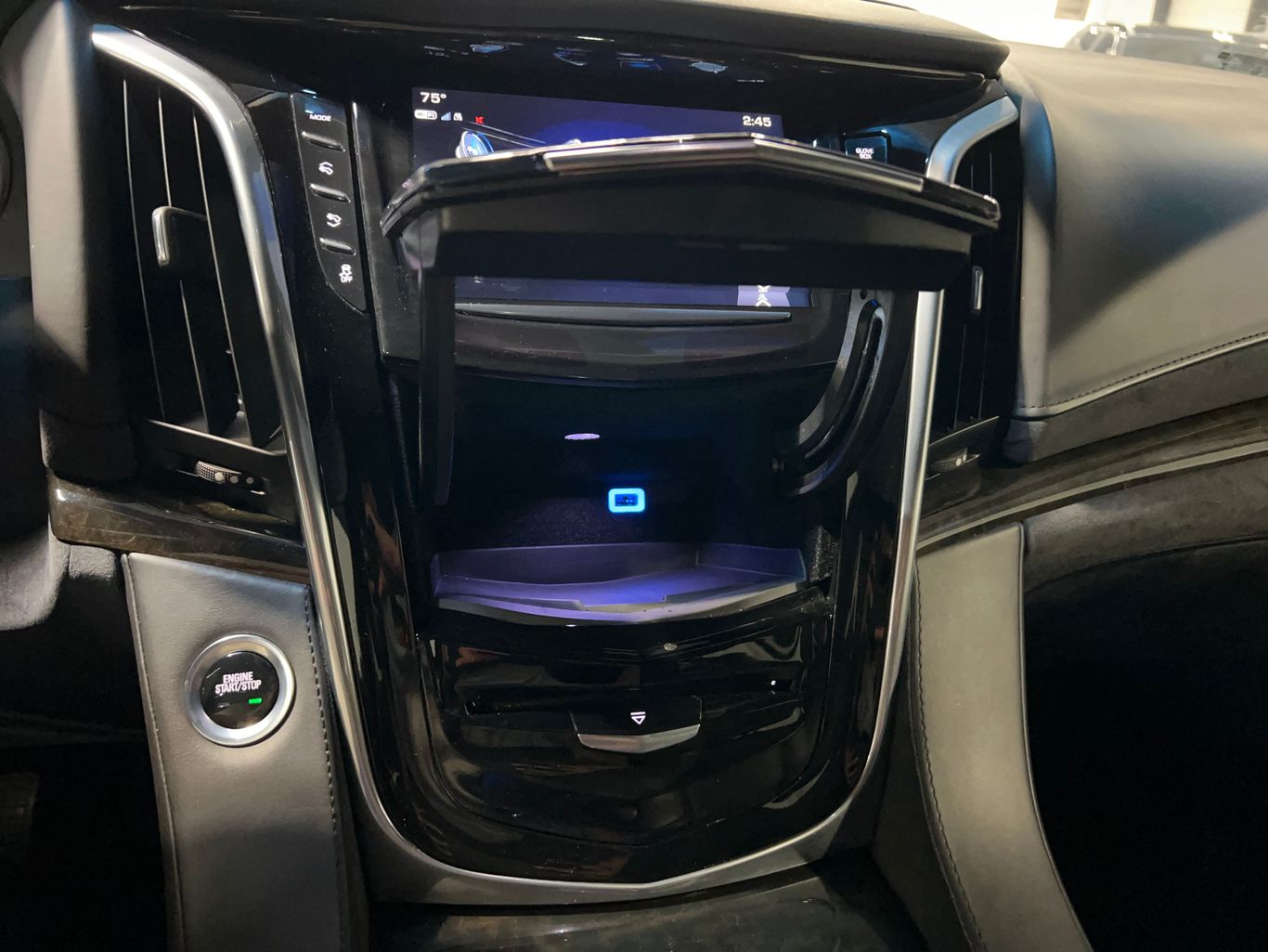 2018 CADILLAC ESCALADE SUV V8, 6.2 LITER PLATINUM SPORT UTILITY 4D