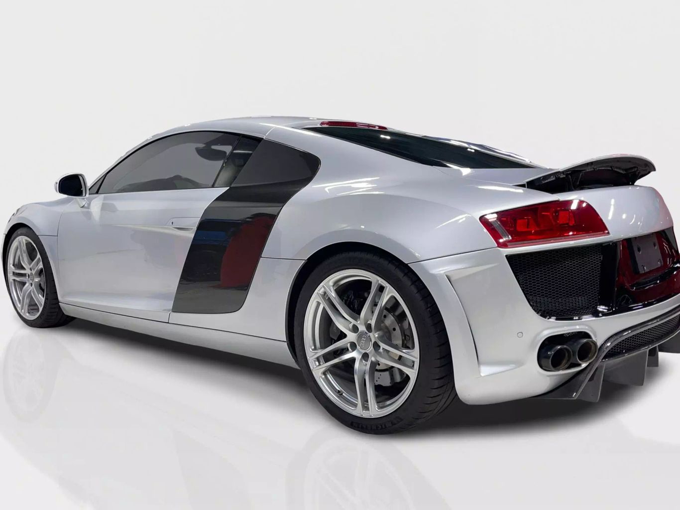 2009 AUDI R8 COUPE V8, 4.2 LITER QUATTRO COUPE 2D