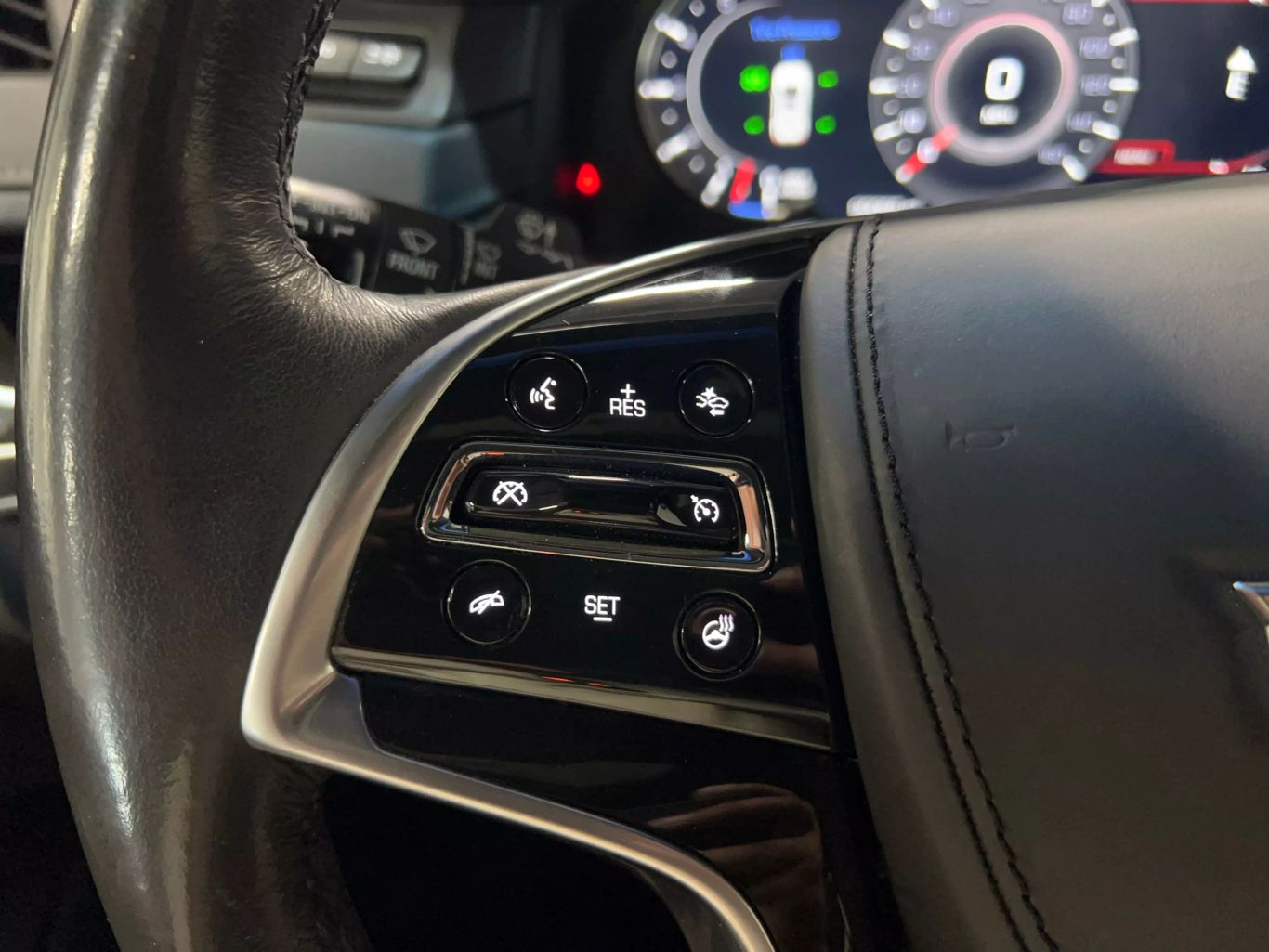 2018 CADILLAC ESCALADE SUV V8, 6.2 LITER PLATINUM SPORT UTILITY 4D
