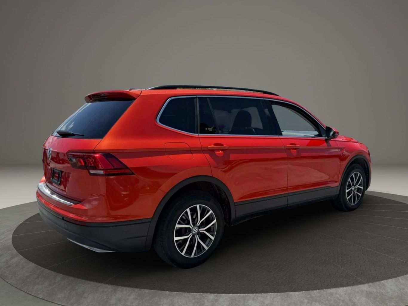 2019 VOLKSWAGEN TIGUAN SUV 4-CYL, TURBO, 2.0 LITER 2.0T SE SPORT UTILITY 4D
