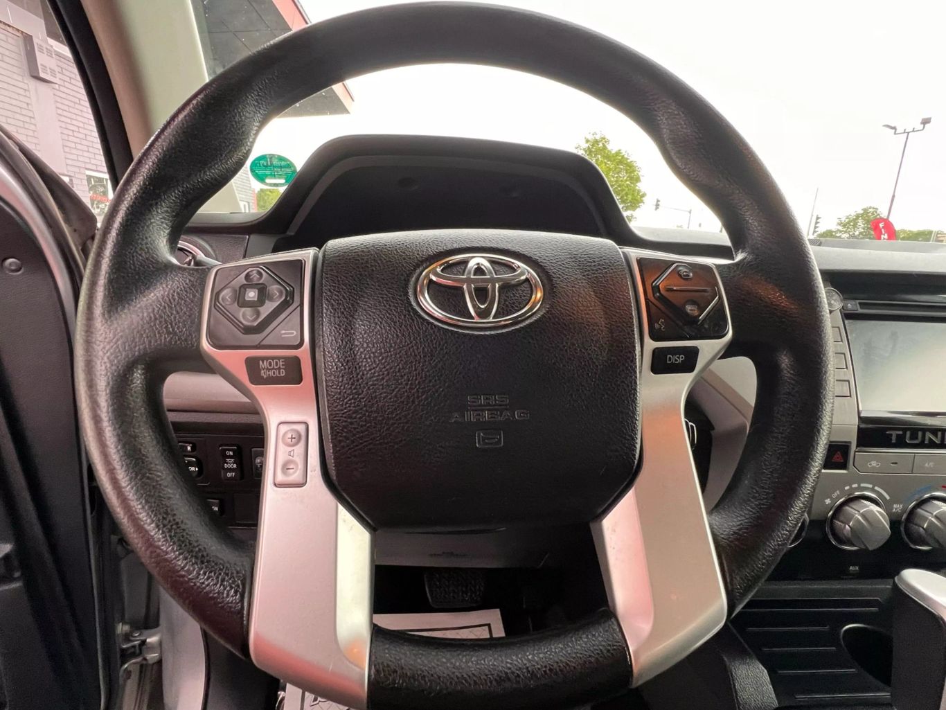 2017 Toyota Tundra Crewmax - Image 15