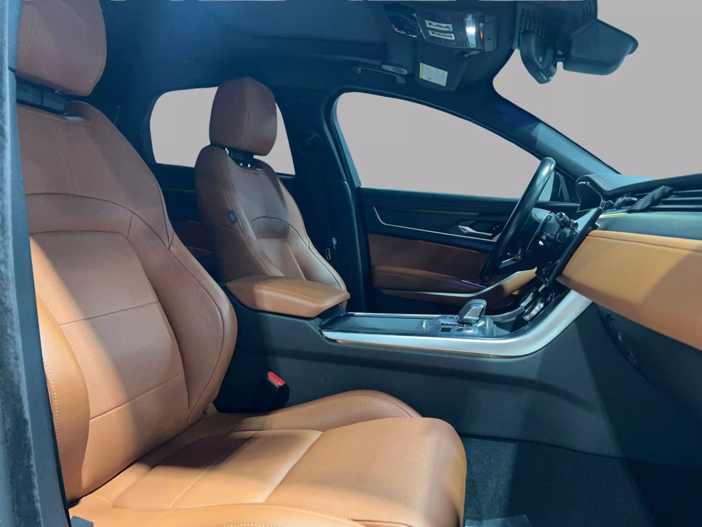 2022 JAGUAR XF SEDAN 4-CYL, TURBO, 2.0 LITER P300 R-DYNAMIC SE SEDAN 4D
