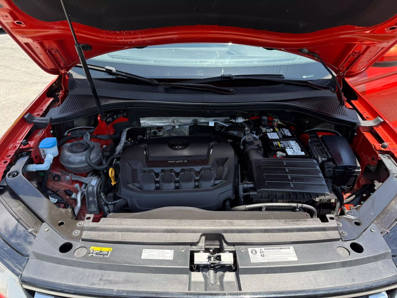 2019 VOLKSWAGEN TIGUAN SUV 4-CYL, TURBO, 2.0 LITER 2.0T SE SPORT UTILITY 4D