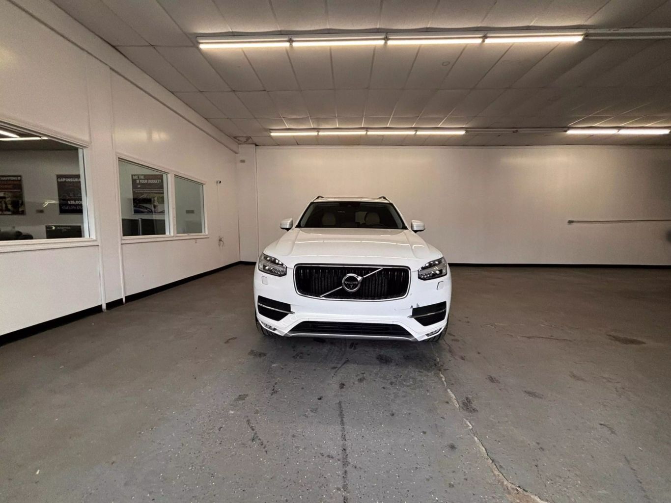 Buy Used 2016 VOLVO XC90 SUV 4-CYL, DRV-E SPRCHGD 2.0T T6 MOMENTUM SPORT UTILITY 4D Near Me