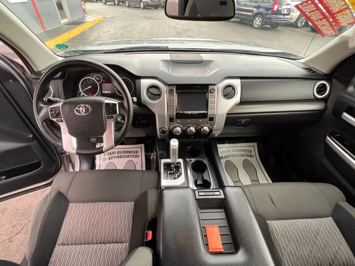 2017 Toyota Tundra Crewmax - Image 13