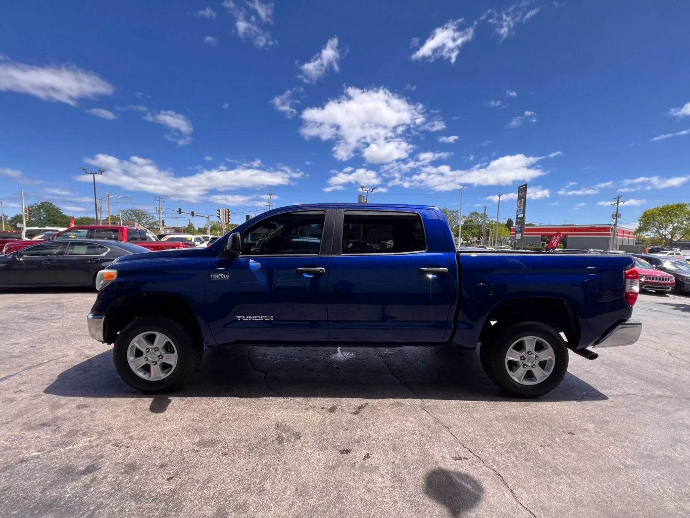 2014 Toyota Tundra Crewmax - Image 7