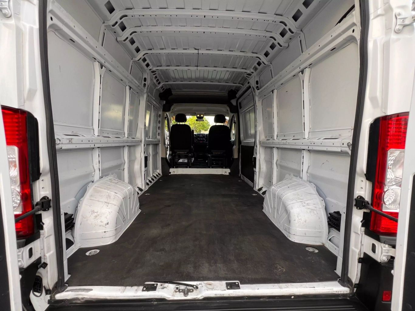 2021 Ram Promaster Cargo Van - Image 12