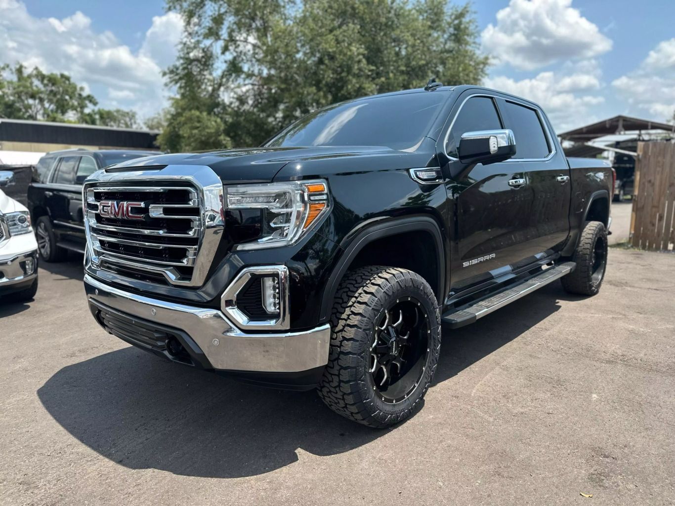 2020 GMC SIERRA 1500 CREW CAB PICKUP V8, ECOTEC3, DFM, 5.3 LITER SLT PICKUP 4D 5 3/4 FT - Tampa Motor Cars