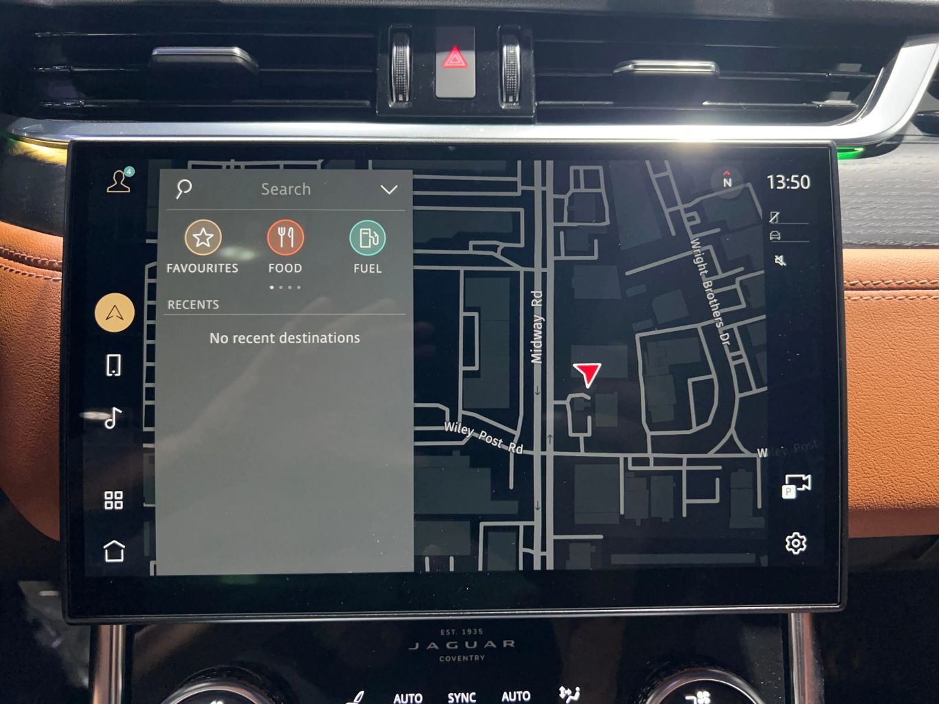 2022 JAGUAR XF SEDAN 4-CYL, TURBO, 2.0 LITER P300 R-DYNAMIC SE SEDAN 4D