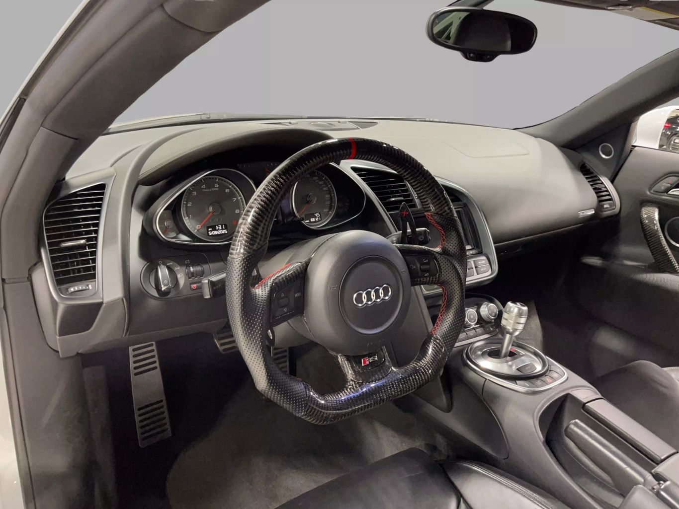 2009 AUDI R8 COUPE V8, 4.2 LITER QUATTRO COUPE 2D