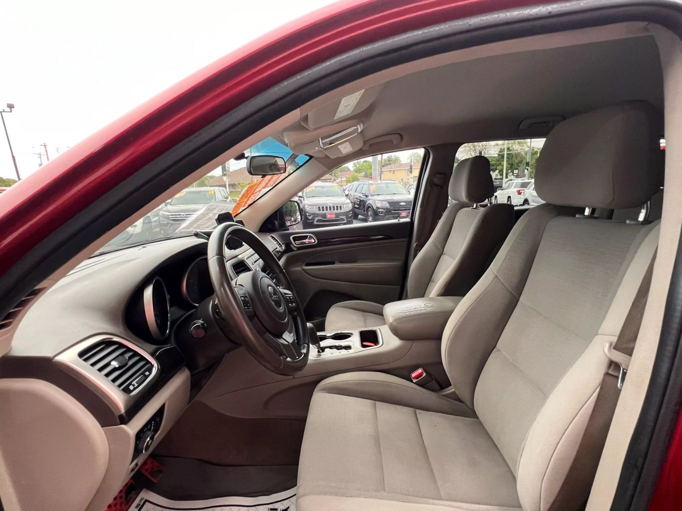 2011 Jeep Grand Cherokee - Image 11