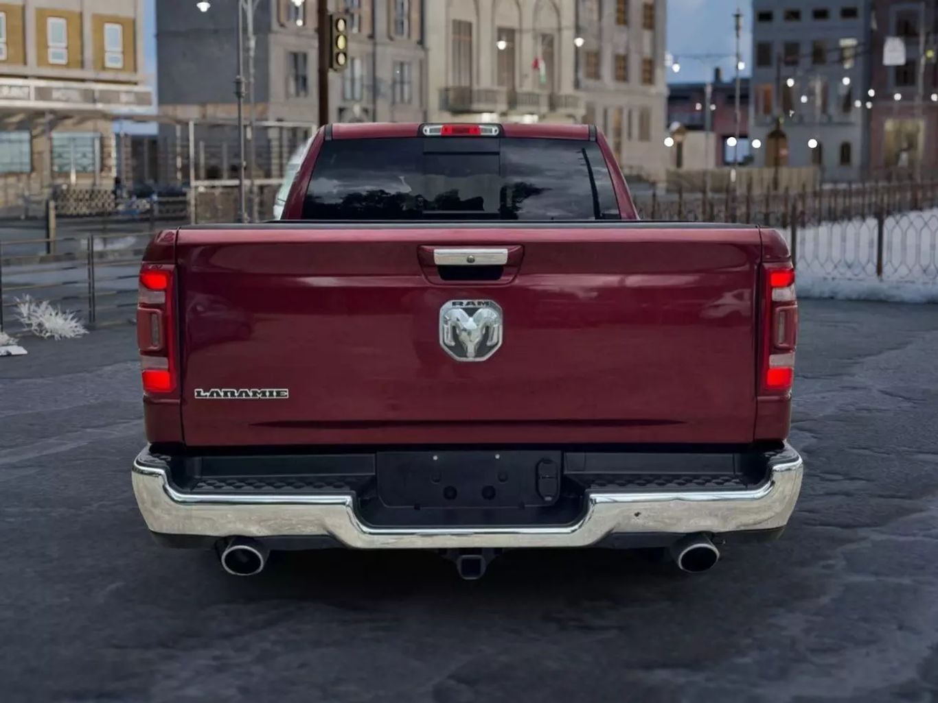 2019 RAM RAM 1500 PICKUP V8 5.7L GASOLINE CREW CAB LARAMIE 5.7L V8